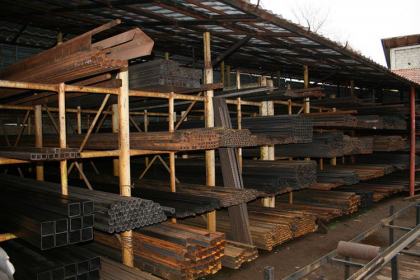 Perchezitii la Asociatia Patronala a Metalelor. Politia:"Niste piese furate care au fost ascunse pe teritoriul intreprinderii" - VIDEO Perchezitii la Asociatia Patronala a Metalelor. Politia:"Niste piese furate care au fost ascunse pe teritoriul intreprinderii" - VIDEO