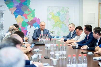 In ziua tacerii, Igor Dodon s-a intalnit cu observatorii internationali din partea Adunarii Parlamentare a Uniunii Rusia-Belarus si ai Adunarii Interparlamentare a CSI