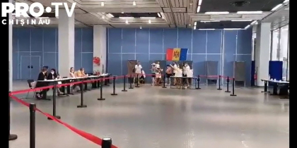 Vezi cum au votat moldovenii la sectia de votare din Cannes - VIDEO Vezi cum au votat moldovenii la sectia de votare din Cannes - VIDEO