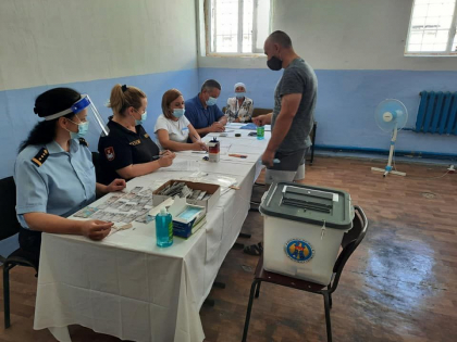 Detinutii din penitenciarele tarii si-au exercitat dreptul la vot - FOTO Detinutii din penitenciarele tarii si-au exercitat dreptul la vot - FOTO