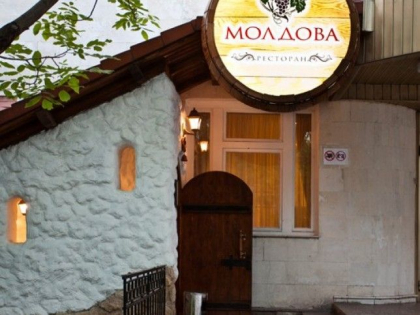 Paradox la o sectie din Moscova. Urna este plina cu buletine de vot, desi lipsesc alegatorii - VIDEO