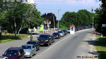 Rand imens de masini la intrare in Varnita - GALERIE FOTO Rand imens de masini la intrare in Varnita - GALERIE FOTO