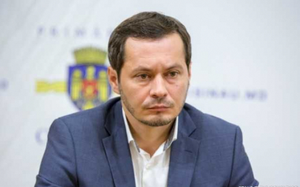Ruslan Codreanu a venit cu un mesaj de multumire pentru alegatori si a felicitat Partidul Actiune si Solidaritate