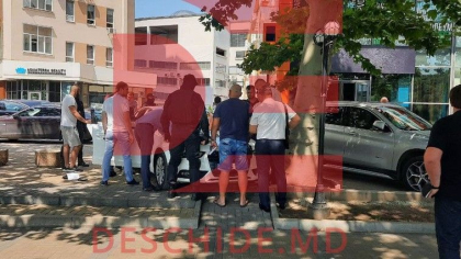 Retineri cu mascati in Chisinau. Trei sportivi incatusati de „FULGER” si INI la Valea Trandafirilor - FOTO