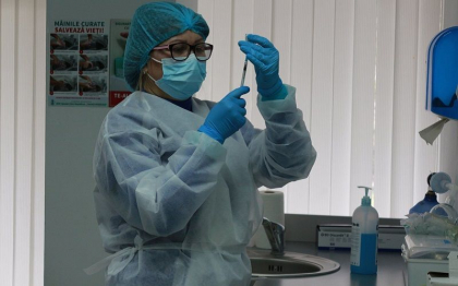 Promovarea profesiei de medic, facuta pe Facebook. Strategia Resurselor Umane in Republica Moldova e indeplinita intarziat, haotic si pentru bifa
