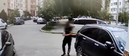 Un barbat - retinut pentru furtul unei biciclete. Cum s-a intamplat totul- VIDEO Un barbat - retinut pentru furtul unei biciclete. Cum s-a intamplat totul- VIDEO
