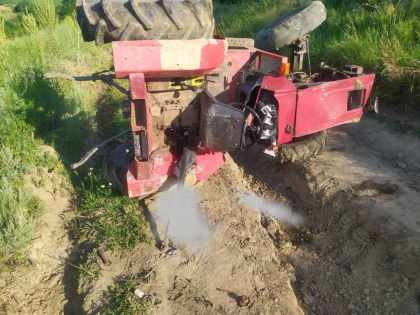 Accident grav la Nisporeni. Un barbat a murit, dupa ce a cazut de pe mini tractorul pe care il conducea - FOTO Accident grav la Nisporeni. Un barbat a murit, dupa ce a cazut de pe mini tractorul pe care il conducea - FOTO