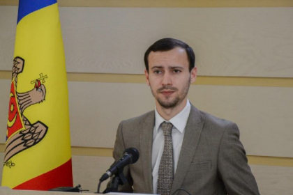 Dinu Plangau declara ca deputatii Platformei DA nu vor accepta functii in Guvern avand conditia de a parasi Platforma DA: „Avem demnitate” Dinu Plangau declara ca deputatii Platformei DA nu vor accepta functii in Guvern avand conditia de a parasi Platforma DA: „Avem demnitate”