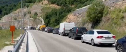 Grecia intra in zona galbena de la miezul noptii. Multi romani se intorc mai repede din vacanta pentru a evita carantina - VIDEO