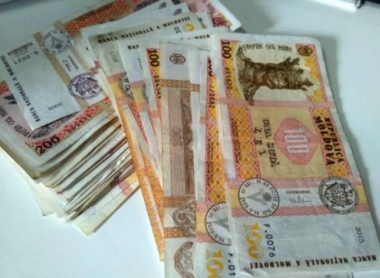 Au stricat usa si au furat peste 100 000 de lei dintr-un oficiu. Doi minori - prinsi de oamenii legii