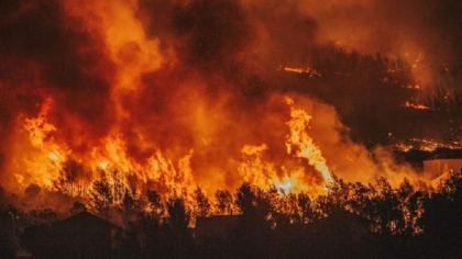 Incendii majore in SUA. Flacarile distrug in fiecare ora sute de hectare de padure - VIDEO Incendii majore in SUA. Flacarile distrug in fiecare ora sute de hectare de padure - VIDEO