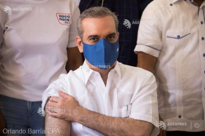 Presedintele Republicii Dominicane a primit a treia doza de vaccin anti-COVID-19 Presedintele Republicii Dominicane a primit a treia doza de vaccin anti-COVID-19