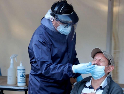 Cele mai frecvente cinci simptome de COVID in randul persoanelor infectate dupa vaccinare