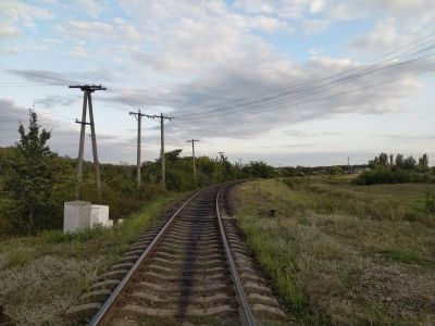 Cadavrul unei femei de 50 de ani, gasit langa o cale ferata din Floresti. Politia: A fost omorata de un locuitor, dupa ce au consumat alcool impreuna - FOTO Cadavrul unei femei de 50 de ani, gasit langa o cale ferata din Floresti. Politia: A fost omorata de un locuitor, dupa ce au consumat alcool impreuna - FOTO