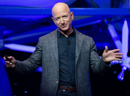 Gest impresionant facut de Jeff Bezos dupa calatoria in spatiu