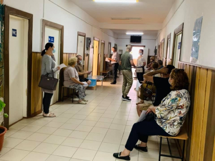 Start maratonului de vaccinare la Ialoveni: timp de o ora - administrate 40 doze de vaccin Start maratonului de vaccinare la Ialoveni: timp de o ora - administrate 40 doze de vaccin