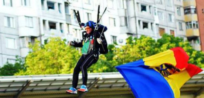 Ultima ora. Oazu Nantoi vine cu explicatii: "Incident nefericit. Aduc multumiri tuturor oamenilor buni". Deputatul PAS vorbeste despre saritura cu parasuta in Bulgaria Ultima ora. Oazu Nantoi vine cu explicatii: "Incident nefericit. Aduc multumiri tuturor oamenilor buni". Deputatul PAS vorbeste despre saritura cu parasuta in Bulgaria