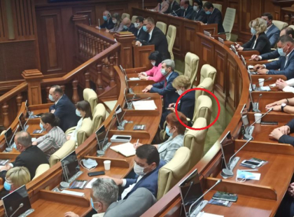 Igor Dodon nu a venit la prima sedinta a Parlamentului. Fotoliul acestuia - liber Igor Dodon nu a venit la prima sedinta a Parlamentului. Fotoliul acestuia - liber
