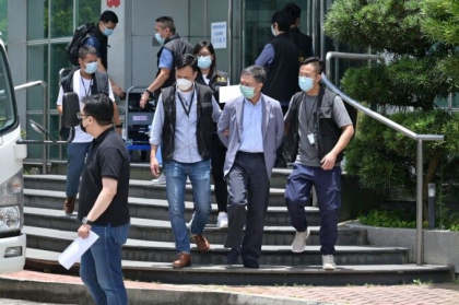 Primul proces al unui protestatar din Hong-Kong fata de regimul chinez. Vinovat de terorism Primul proces al unui protestatar din Hong-Kong fata de regimul chinez. Vinovat de terorism
