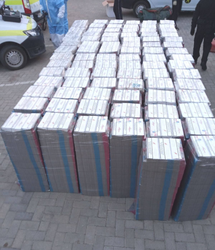 30 de zile de arest preventiv pentru cele sase persoane, care acum doua zile au fost prinse in timp ce transportau 179 de cutii cu tigari de contrabanda 30 de zile de arest preventiv pentru cele sase persoane, care acum doua zile au fost prinse in timp ce transportau 179 de cutii cu tigari de contrabanda