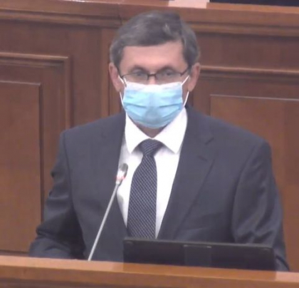 Igor GROSU - noul presedinte al Legislativului. Stindardul Presedintelui Parlamentului a fost transmisa de ex-Presedintelui Legislativului Igor GROSU - noul presedinte al Legislativului. Stindardul Presedintelui Parlamentului a fost transmisa de ex-Presedintelui Legislativului
