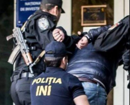 Un tanar dat in cautare nationala de 3 ani, dupa ce a agresat fizic doua persoane, a fost retinut Un tanar dat in cautare nationala de 3 ani, dupa ce a agresat fizic doua persoane, a fost retinut
