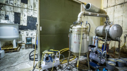  Politia olandeza a descoperit cel mai mare laborator de droguri sintetice din tara. Producea „marfa” de 1 milion de euro pe zi