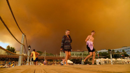 Vacante compromise in Turcia de o vara de cosmar: Cel putin 4 morti in zeci de incendii de vegetatie Vacante compromise in Turcia de o vara de cosmar: Cel putin 4 morti in zeci de incendii de vegetatie