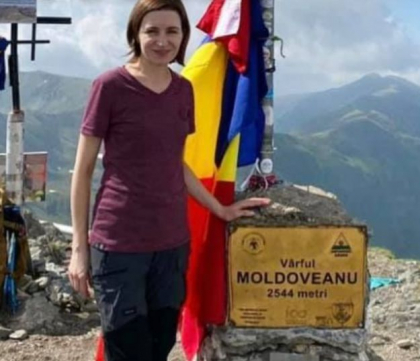 Maia Sandu, pe una dintre cele mai inalte culmi ale Romaniei - FOTO