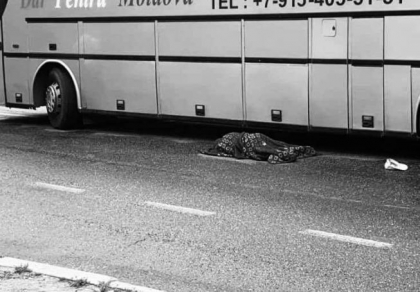 Pietonul care a fost lovit de un autobuz pe o strada din capitala a decedat pe loc. Ce spun oamenii legii - FOTO