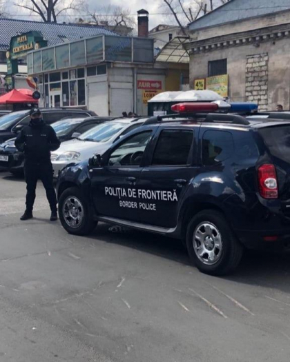 O femeie care a vrut sa-si puna capat zilelor, salvata de catre un politist de frontiera. El a gasit-o in stare inconstienta, dupa ce a fost anuntat de prietena acesteia care se afla in strainatate O femeie care a vrut sa-si puna capat zilelor, salvata de catre un politist de frontiera. El a gasit-o in stare inconstienta, dupa ce a fost anuntat de prietena acesteia care se afla in strainatate