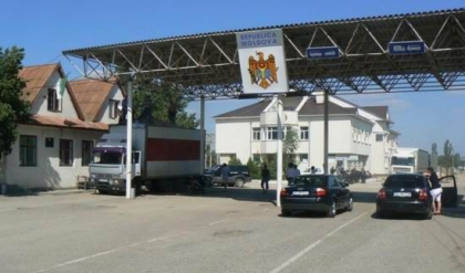 Doi frati - cercetati pentru transport ilegal pasageri si detinerea actelor falsificate. Ce au spus acestia politiei - FOTO Doi frati - cercetati pentru transport ilegal pasageri si detinerea actelor falsificate. Ce au spus acestia politiei - FOTO