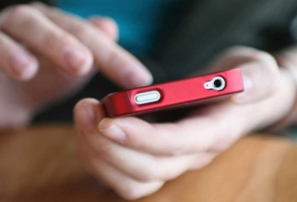 Din cauza ploilor cu descarcari electrice, mai multi locuitori ai capitalei au ramas fara telefonie mobila. Ce spun operatorii Din cauza ploilor cu descarcari electrice, mai multi locuitori ai capitalei au ramas fara telefonie mobila. Ce spun operatorii
