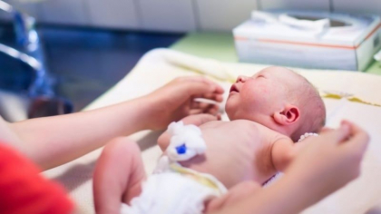Doi bebelusi au venit pe lume inainte ca mamele lor sa ajunga la maternitate. Cum s-a intamplat totul si care este starea lor de sanatate Doi bebelusi au venit pe lume inainte ca mamele lor sa ajunga la maternitate. Cum s-a intamplat totul si care este starea lor de sanatate