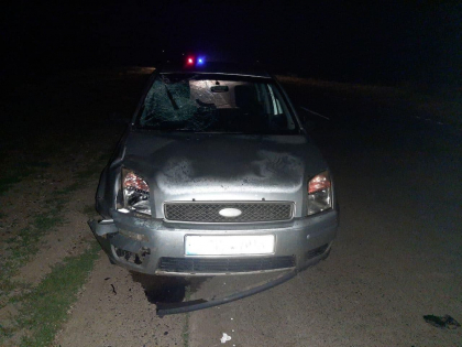 Un barbat a decedat pe loc, dupa ce a fost lovit de un automobil, la Straseni. Ce spun oamenii legii - FOTO