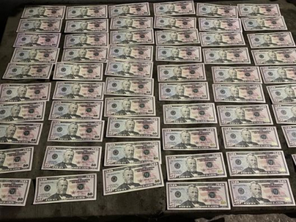 Peste 10 mii de dolari falsi, pusi in circulatie de catre patru indivizi. Faptasii - deconspirati de PCCOCS. Ce risca acestia - VIDEO