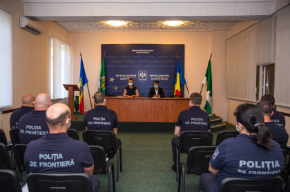 Ana Revenco a avut o intalnire cu angajatii Politiei de Frontiera si l-a prezentat pe noul sef Rosian Vasiloi - FOTO Ana Revenco a avut o intalnire cu angajatii Politiei de Frontiera si l-a prezentat pe noul sef Rosian Vasiloi - FOTO