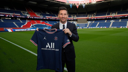 Prezentarea oficiala a lui Lionel Messi la Paris Saint Germain. Eveniment organizat pe stadionul parizienilor Parc des Princes - VIDEO Prezentarea oficiala a lui Lionel Messi la Paris Saint Germain. Eveniment organizat pe stadionul parizienilor Parc des Princes - VIDEO