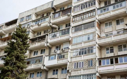 Caz socant in capitala. O fetita de 2 anisori a fost transportata la spital in stare grava, dupa ce a cazut de la inaltime Caz socant in capitala. O fetita de 2 anisori a fost transportata la spital in stare grava, dupa ce a cazut de la inaltime