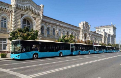 Lansarea pe rute a primelor 5 unitati din lotul de 100 de autobuze noi ISUZU achizitionate de municipalitate - VIDEO Lansarea pe rute a primelor 5 unitati din lotul de 100 de autobuze noi ISUZU achizitionate de municipalitate - VIDEO