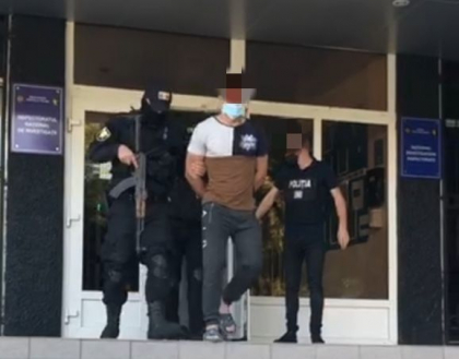 Mai multe persoane - retinute, dupa ce au fost implicate in mai multe furturi si jafuri. Acestea erau conduse de doi detinuti din Penitenciarul nr. 18 - FOTO