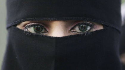 Femeie afgana, care traieste in Kabul-ul cucerit de talibani: ”Acum trebuie sa ard tot” Femeie afgana, care traieste in Kabul-ul cucerit de talibani: ”Acum trebuie sa ard tot”