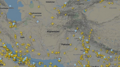 Companiile aeriene redirectioneaza zborurile pentru a evita spatiul aerian din Afganistan