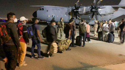 Pentagonul accelereaza evacuarile de pe aeroportul din Kabul. Oficial: „Contam pe 5.000-9.000 de plecari zilnic” Pentagonul accelereaza evacuarile de pe aeroportul din Kabul. Oficial: „Contam pe 5.000-9.000 de plecari zilnic”