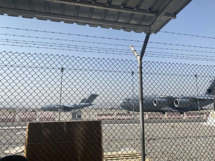 Un calm resemnat. A revenit linistea pe aeroportul din Kabul, dupa o zi dramatica, incheiata cu sase morti Un calm resemnat. A revenit linistea pe aeroportul din Kabul, dupa o zi dramatica, incheiata cu sase morti