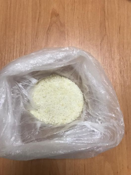 Doi tineri care vindeau droguri pe internet in valoare de 480 de mii de lei - retinuti de oamenii legii. Ce pedeapsa risca acestia - VIDEO/FOTO