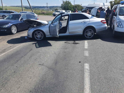 Noi detalii despre accidentul de la Ialoveni. Doua persoane au fost transportate la spital - FOTO