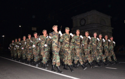 Repetitii militare pe timp de noapte. Accesul transportului pe bulevardul Stefan cel Mare va fi sistat. Vezi incepand cu ce ora Repetitii militare pe timp de noapte. Accesul transportului pe bulevardul Stefan cel Mare va fi sistat. Vezi incepand cu ce ora