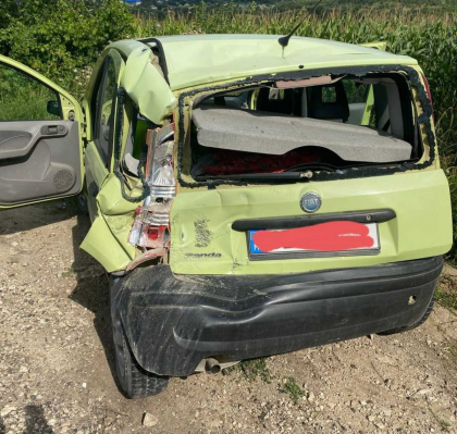 Accident la Hancesti. Doi copii de unu si sase ani au ajuns la spital, dupa ce automobilul in care se aflau a fost lovit de un camion betoniera - FOTO Accident la Hancesti. Doi copii de unu si sase ani au ajuns la spital, dupa ce automobilul in care se aflau a fost lovit de un camion betoniera - FOTO
