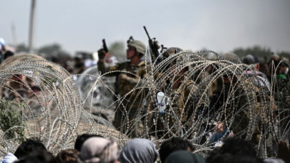 Un afgan a fost ucis iar alti 3 raniti intr-un schimb de focuri care a avut loc la aeroportul din Kabul Un afgan a fost ucis iar alti 3 raniti intr-un schimb de focuri care a avut loc la aeroportul din Kabul